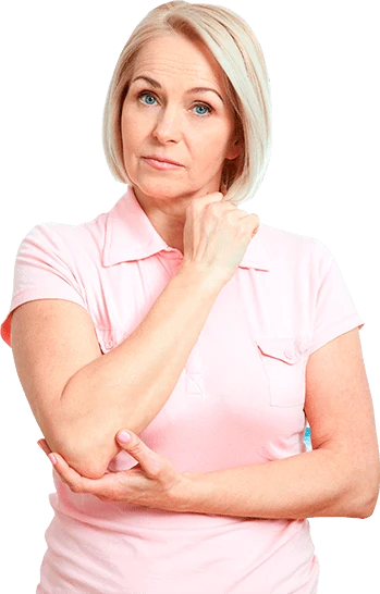 Jeune femme élégante et souriante ayant atteint ses objectifs de poids